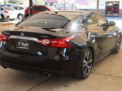 Used 2018 Nissan Maxima Platinum image 11