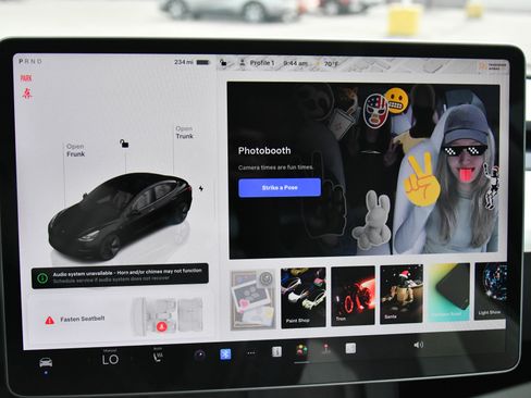 Used 2023 Tesla Model 3 Standard Range RWD image 23