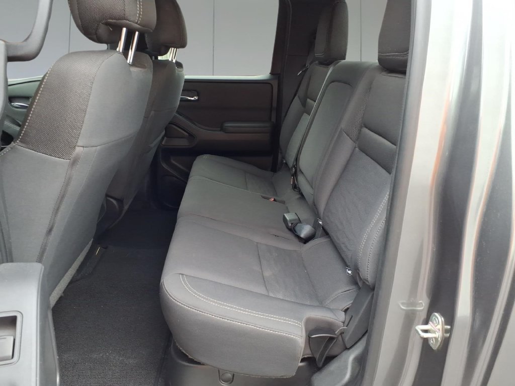Used 2023 Nissan Frontier SV w/ Midnight Edition Package RWD image 11