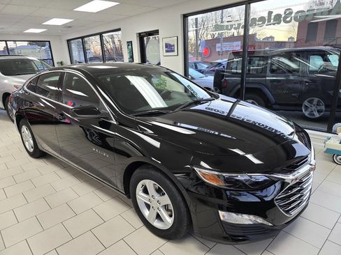 Used 2024 Chevrolet Malibu LT image 4