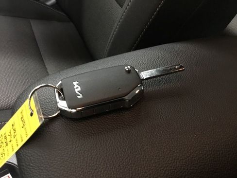 Used 2024 Kia Forte LXS image 8