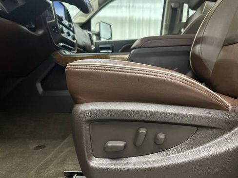 Used 2015 Chevrolet Silverado 2500 High Country w/ Duramax Plus Package image 18