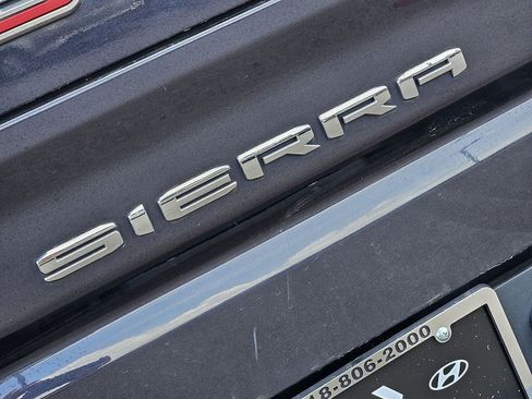 Used 2022 GMC Sierra 1500 AT4 w/ AT4 Preferred Package AWD/4WD image 7