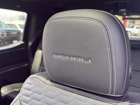 Used 2025 GMC Sierra EV Denali AWD/4WD image 26