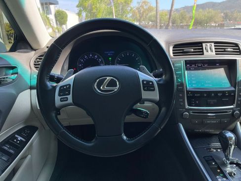 Used 2013 Lexus IS 250 w/ Premium Pkg Value Edition RWD image 11