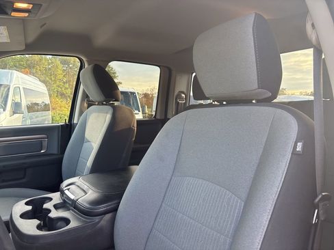 Used 2024 RAM 1500 Classic SLT AWD/4WD image 38