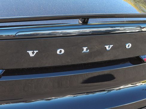 Used 2023 Volvo C40 P8 Recharge Ultimate image 10