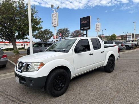 Used 2011 Nissan Frontier S RWD image 2