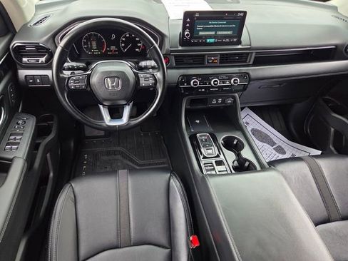 Used 2025 Honda Pilot EX-L image 12