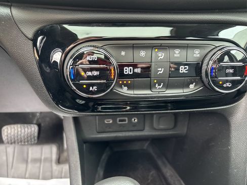 Used 2023 Buick Encore GX Essence w/ Experience Buick Package AWD/4WD image 33