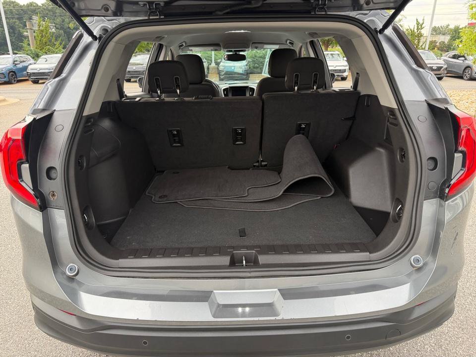 Used 2018 GMC Terrain SLE w/ Driver Convenience Package FWD image 15