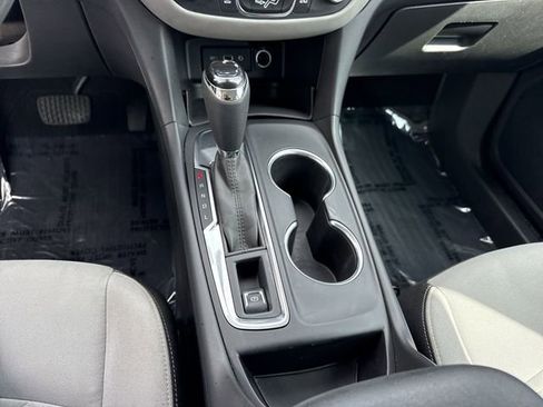 Used 2021 Chevrolet Equinox LS FWD image 21