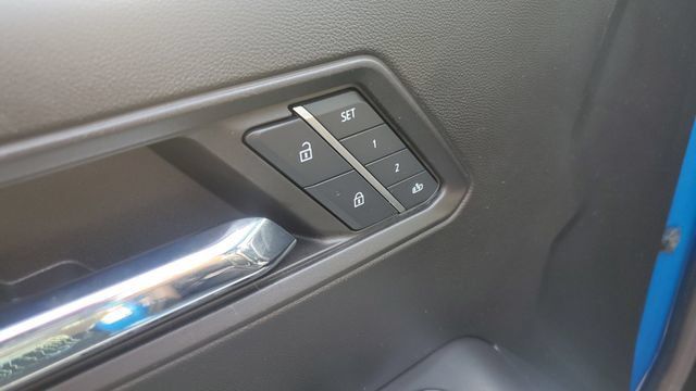 Used 2024 GMC Canyon AT4X AWD/4WD image 5