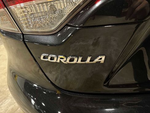 Certified 2020 Toyota Corolla LE image 24