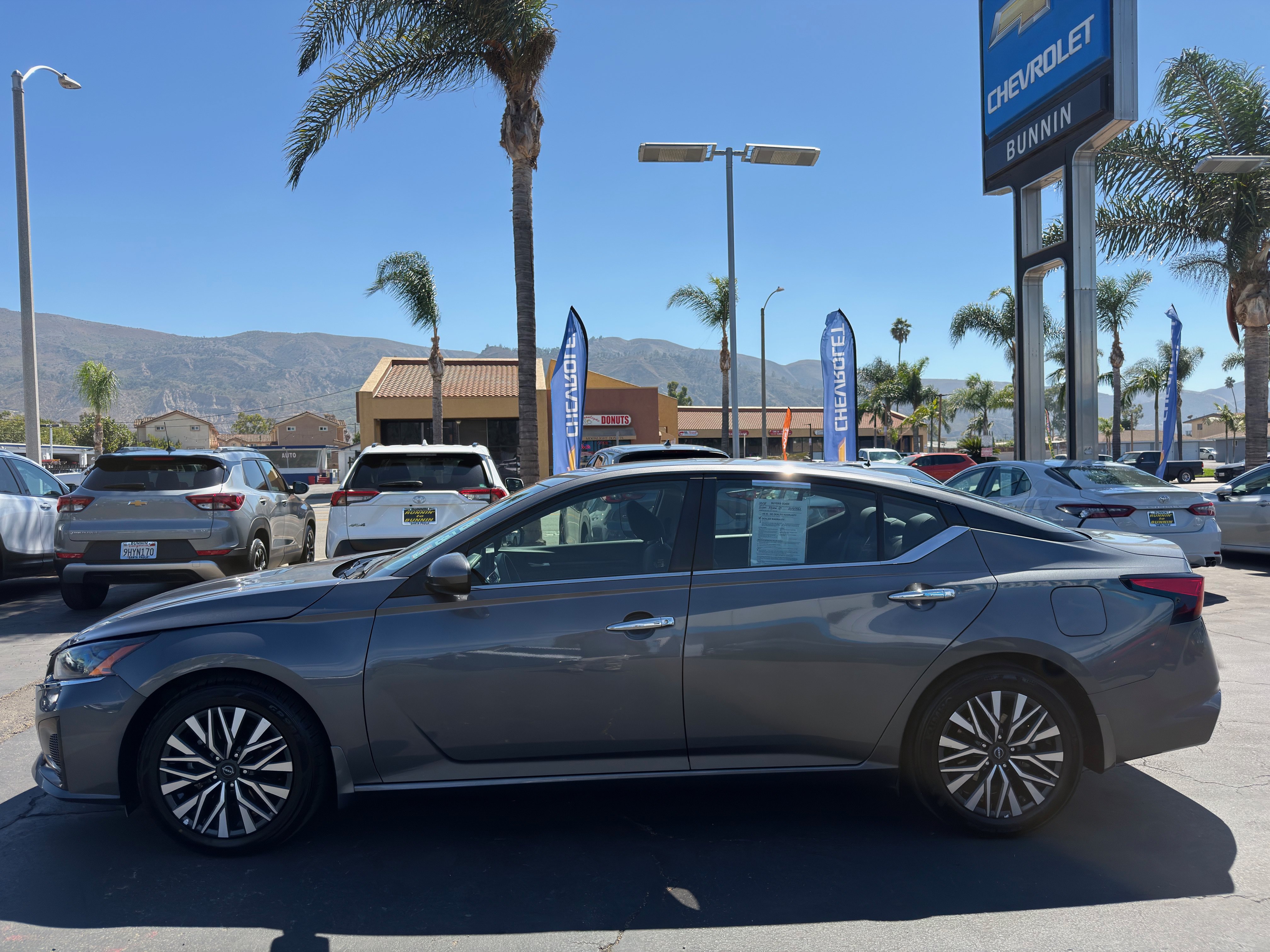 Used 2024 Nissan Altima 2.5 SV w/ SV Premium Package FWD image 5