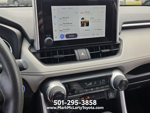 Used 2024 Toyota RAV4 XLE FWD image 17