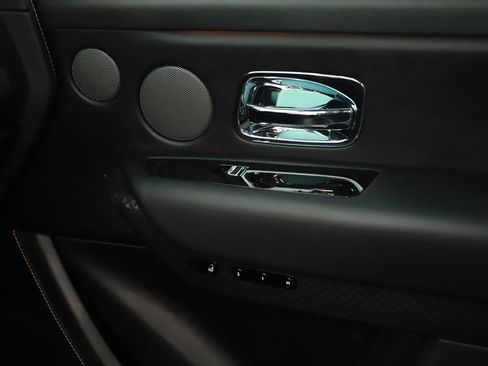 Used 2025 Rolls-Royce Cullinan Black Badge AWD/4WD image 33