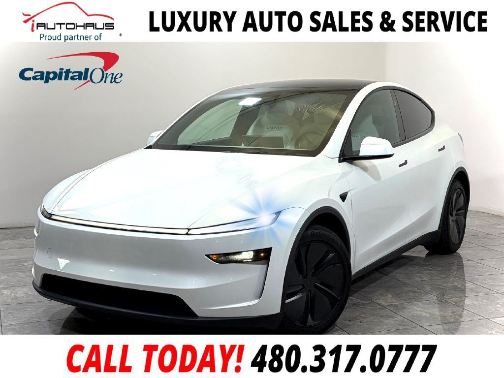 Used 2026 Tesla Model Y AWD image 1