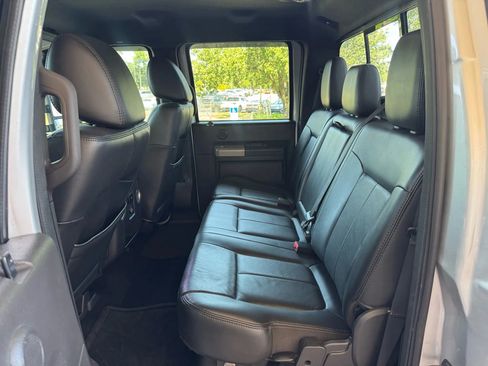 Used 2011 Ford F250 Lariat w/ Lariat Interior Pkg image 13