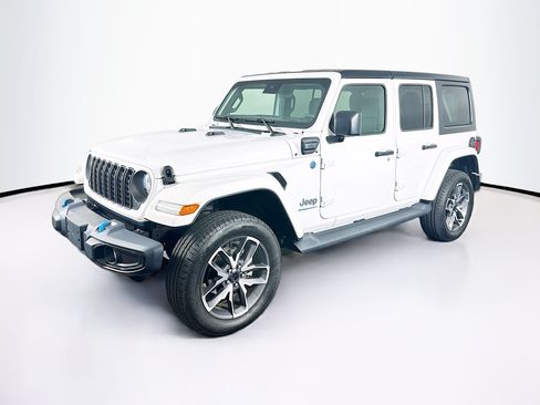 Used 2024 Jeep Wrangler Unlimited w/ Convenience Group AWD/4WD image 3