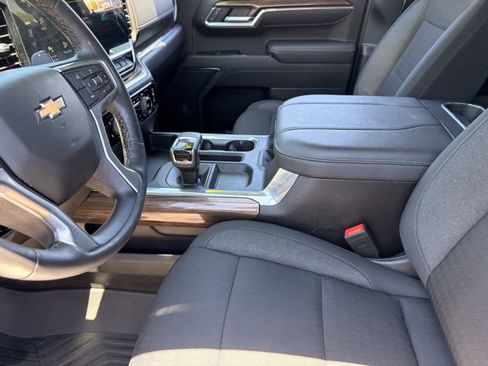 Used 2023 Chevrolet Silverado 1500 LT w/ Z71 Off-Road Package AWD/4WD image 15