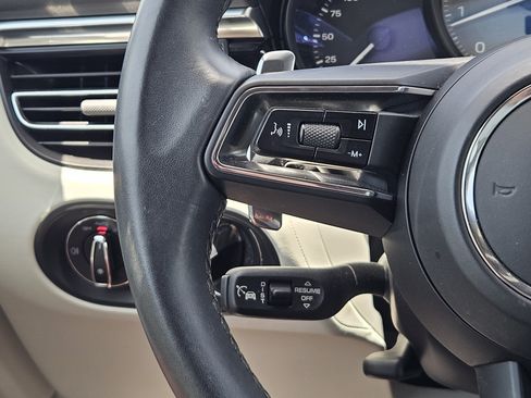 Certified 2023 Porsche Macan S AWD/4WD image 26