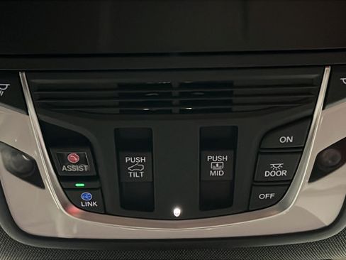 Used 2023 Acura MDX Type S AWD/4WD image 42
