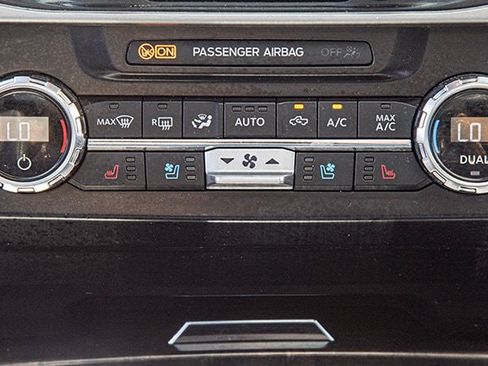 Used 2022 Ford F250 Lariat w/ Lariat Ultimate Package AWD/4WD image 24