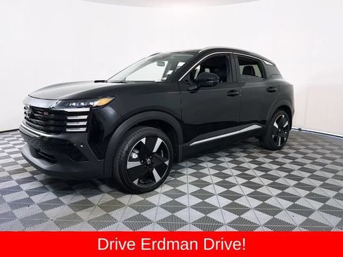 Used 2025 Nissan Kicks SR AWD/4WD image 3