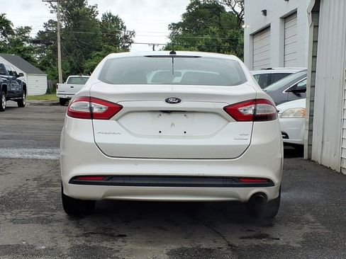 Used 2014 Ford Fusion SE w/ Equipment Group 202A FWD image 4