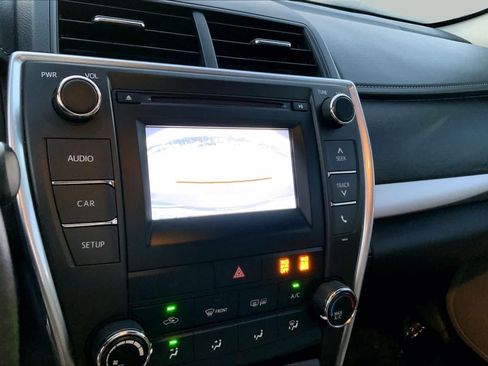 Used 2017 Toyota Camry SE FWD image 28
