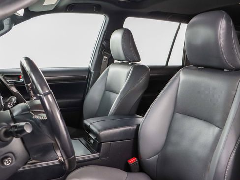 Used 2022 Lexus GX 460 image 25