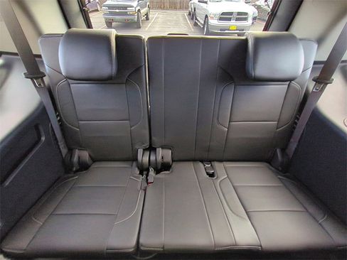 Used 2017 GMC Yukon SLT w/ Open Road Package image 16