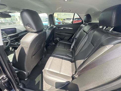 Used 2025 Buick Envision Preferred AWD/4WD image 9