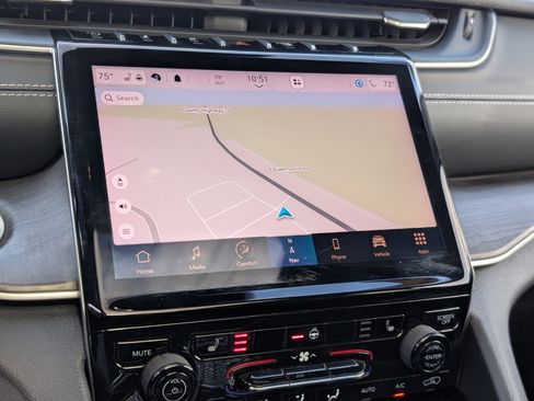 Used 2021 Jeep Grand Cherokee L Limited image 22