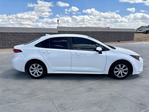 Used 2021 Toyota Corolla LE w/ Carpet Mat Package (TMS) image 6