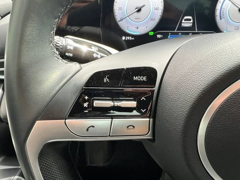 Used 2023 Hyundai Elantra Limited FWD image 33