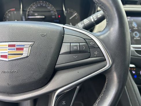 Used 2018 Cadillac XT5 Premium Luxury FWD image 17