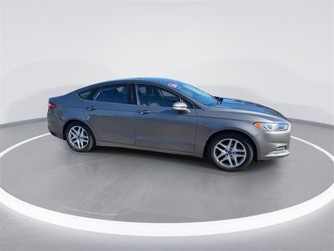 Used 2013 Ford Fusion SE image 8