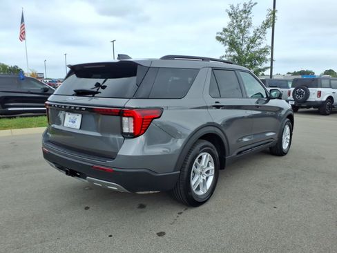 New 2026 Ford Explorer Active w/ Active Comfort Package RWD image 3