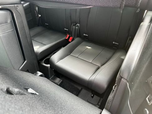 Used 2024 Mercedes-Benz EQB 300 4MATIC image 36