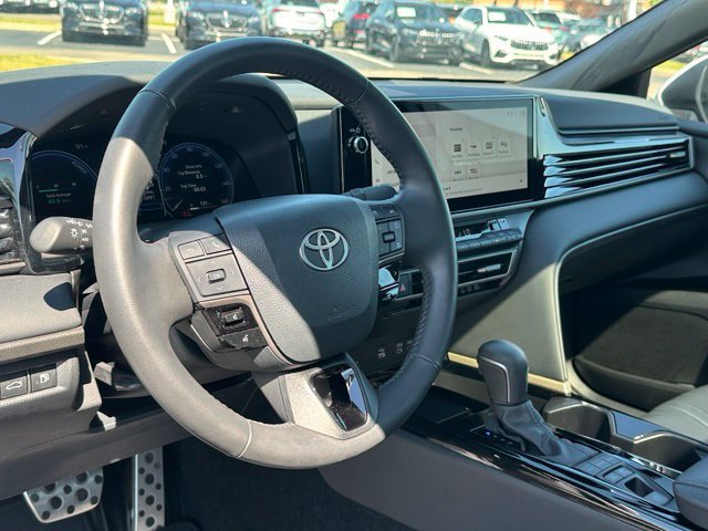 Used 2025 Toyota Camry XSE FWD image 16