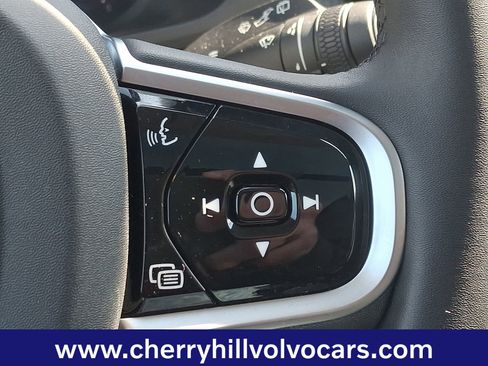 Certified 2025 Volvo XC60 B5 Plus image 24