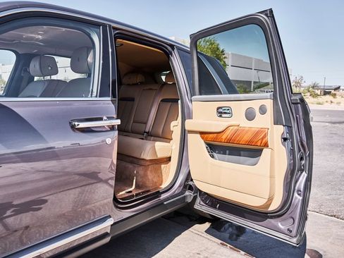 Used 2020 Rolls-Royce Cullinan AWD/4WD image 22