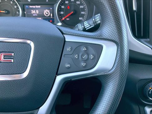 Used 2024 GMC Terrain SLE image 24