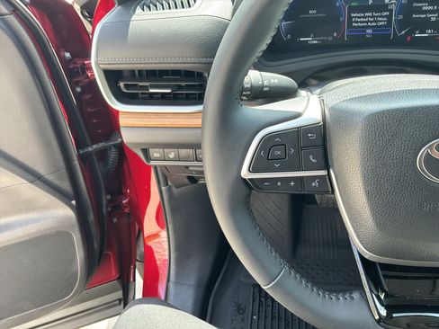 Used 2025 Toyota Grand Highlander FWD image 19