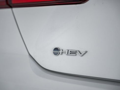 Used 2025 Toyota Camry LE image 7