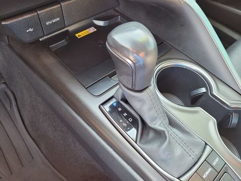 Used 2022 Toyota Camry XSE FWD image 16