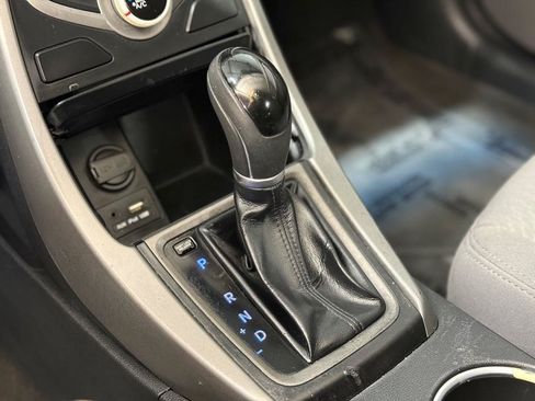 Used 2016 Hyundai Elantra SE FWD image 26