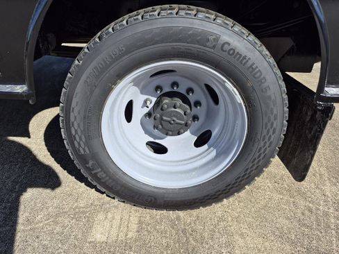 New 2026 Ford F550 4x4 Crew Cab image 6